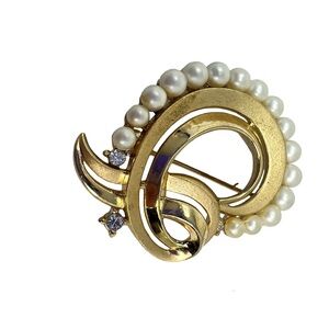 VTG Trafari Gold Tone Swirl Faux Pearls Brooch Pin
